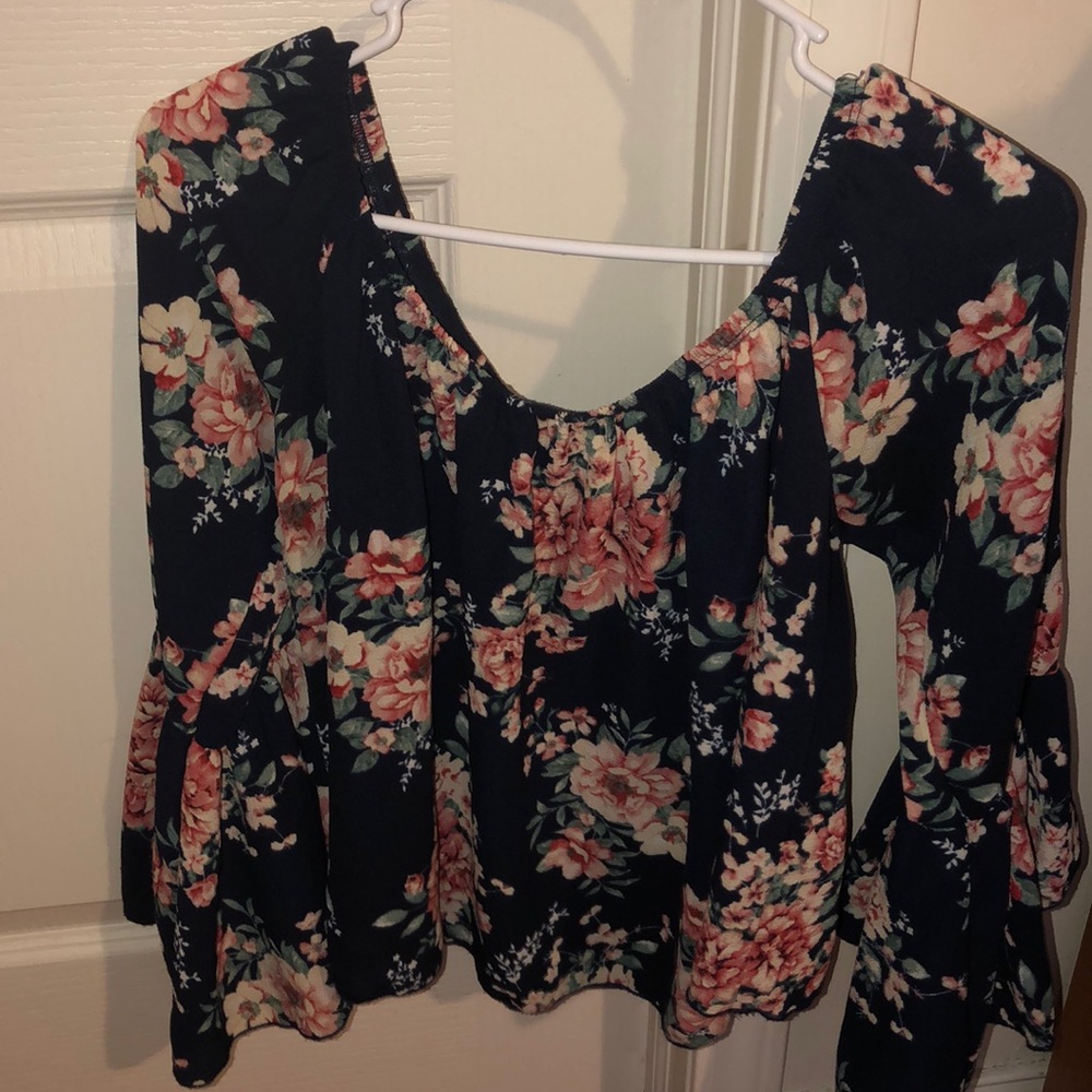 Sleeve Crop Top